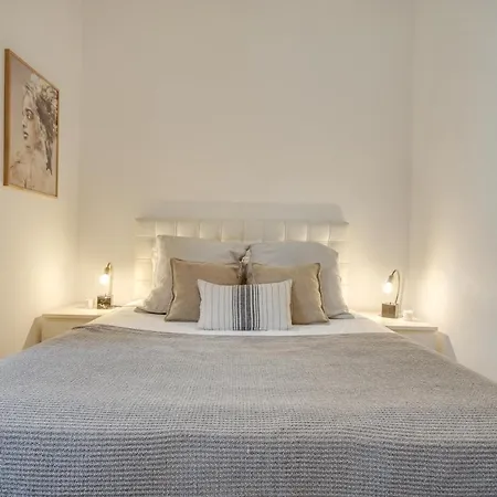 Rustic Airy 1 Bedroom In The River Side